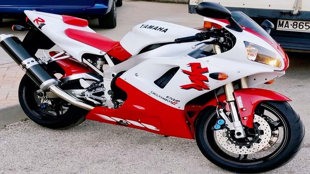 Rumor Yamaha R1 2025 Bisa Jadi Motor Sport Edisi Terakhir,  Simak Penjelsannya! 