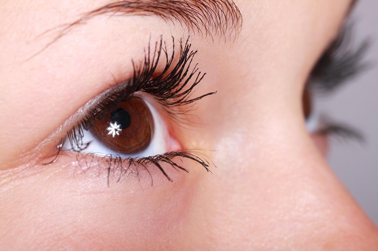 Cara Alami Menebalkan Bulu Mata: Solusi Ampuh Tanpa Efek Samping, Aman dan Mudah Dilakukan di Rumah