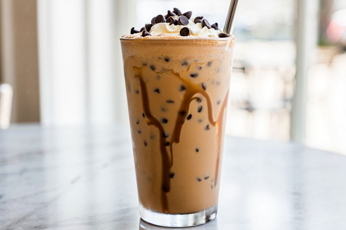 Daftar 7 Minuman Terenak Asli Indonesia Versi TasteAtlas 2025