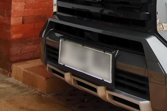 Plat Nomor Dipasang di Dashboard Mobil Bisa Kena Tilang, Ini Aturannya