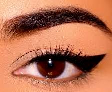 Rahasia Mata Cetar dan Tajam: Eyeliner yang Wajib Dicoba