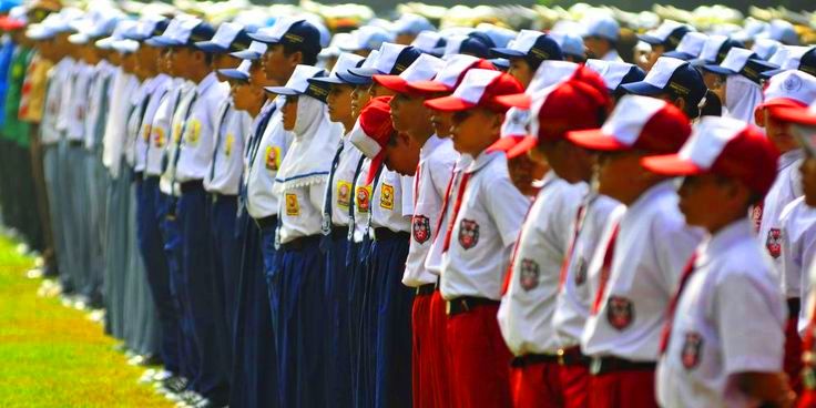 Penuhi Janji Kampanye, Pemkot Palembang Bagikan Seragam Gratis untuk Siswa Baru SD dan SMP Negeri.
