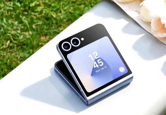 Ngonten Tanpa Ribet! Ini 5 Fitur Samsung Z Flip 7 yang Bikin Semua Bisa Jadi Kreator