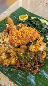 4 Alasan Porsi Nasi Padang Bungkus Lebih Banyak daripada Makan di Tempat
