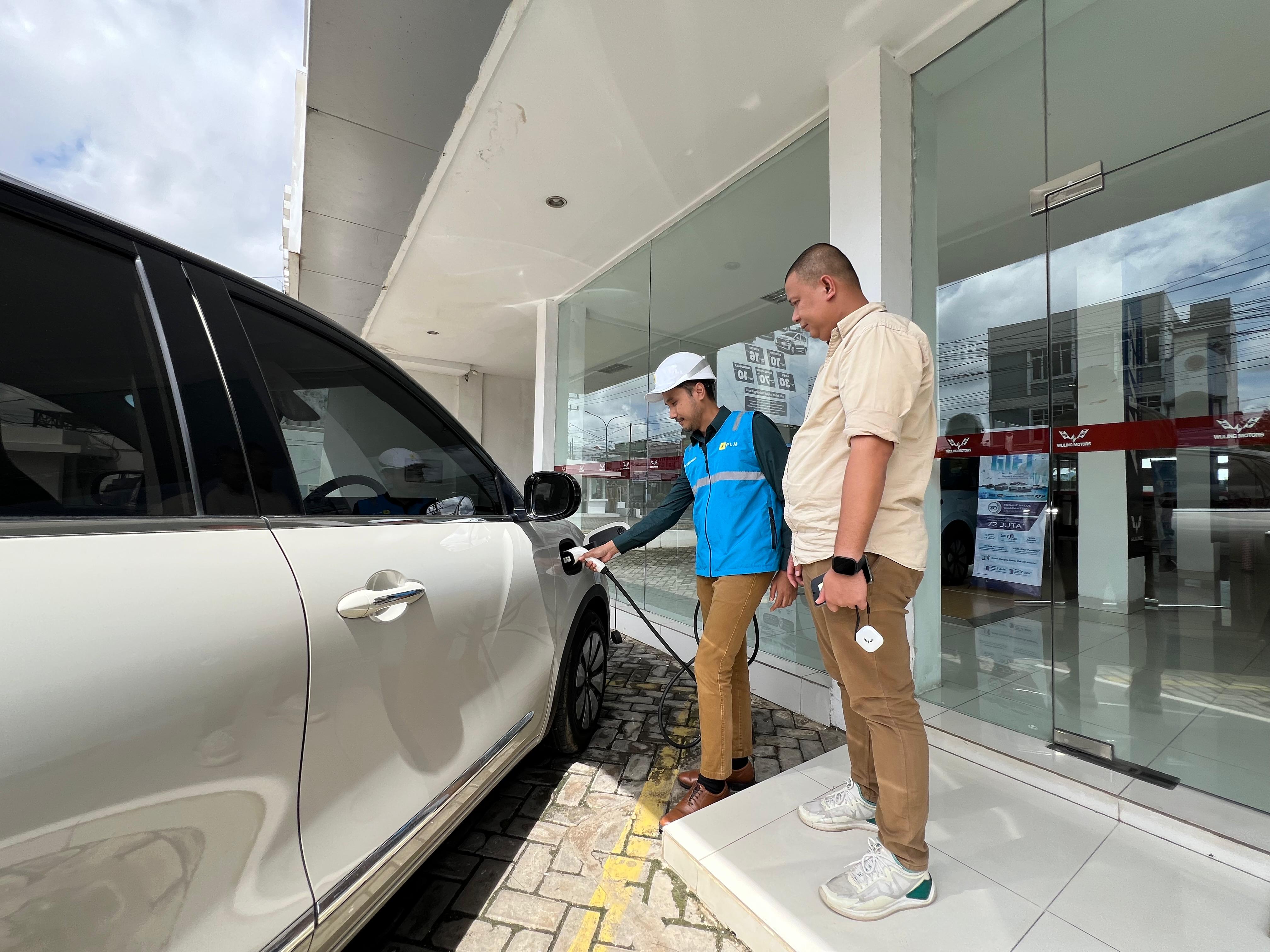 Cek Kesiapan SPKLU Mitra Selama Ramadhan dan Mudik Lebaran, PLN UP3 Lubuklinggau Sambangi Hyundai dan Wuling