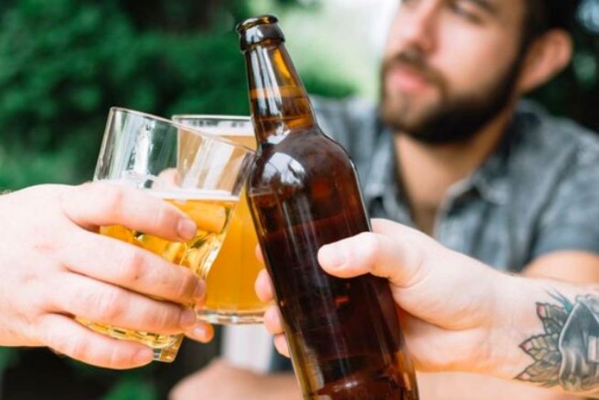 Berikut Ini 7 Bahaya Terlalu Sering Mengonsumsi Minuman Beralkohol