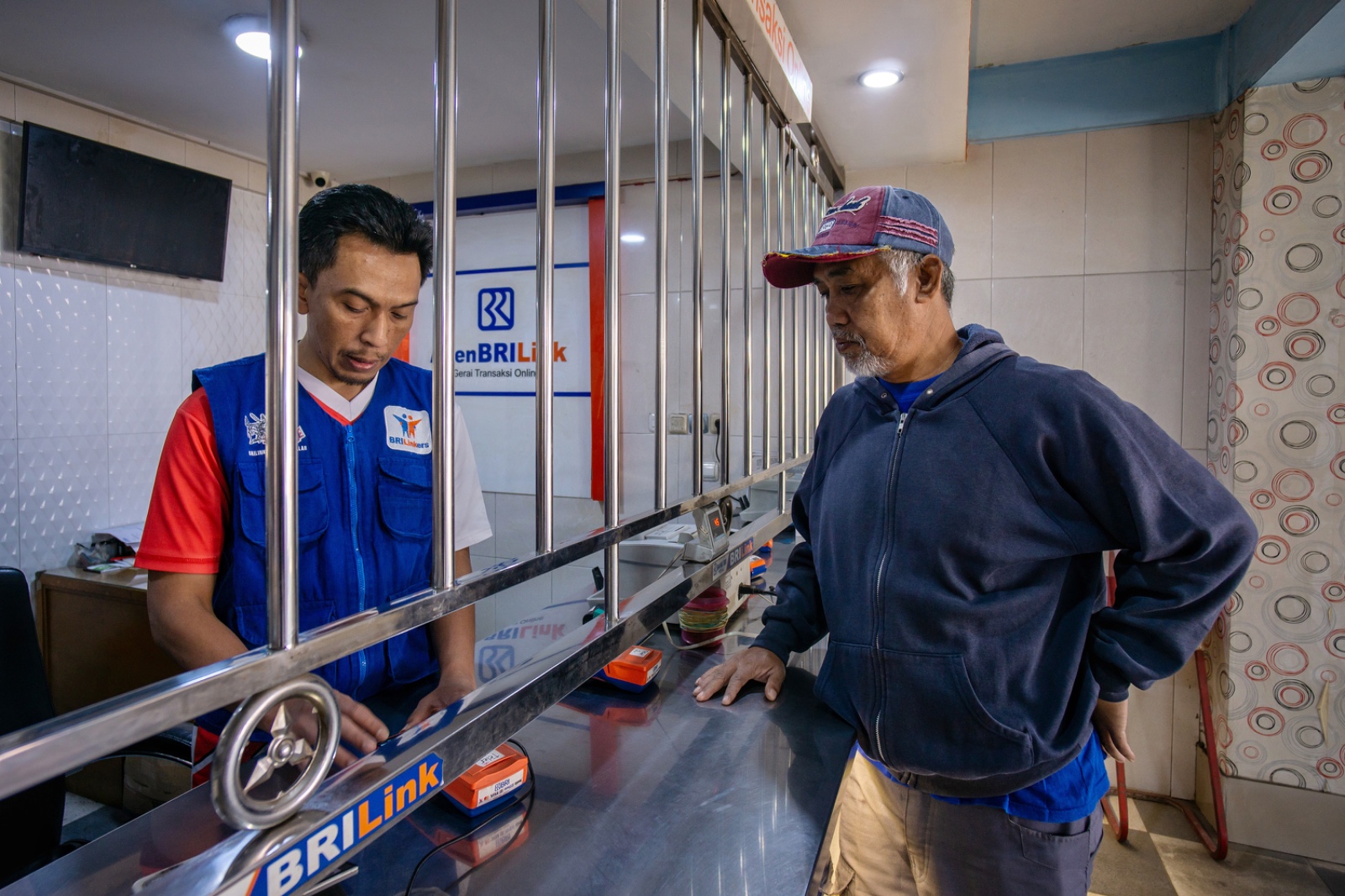 Wow..Dalam 6 Bulan AgenBRILink Bukukan Volume Transaksi Rp843 Triliun dari 1,22 Juta Agen di Seluruh Indonesia