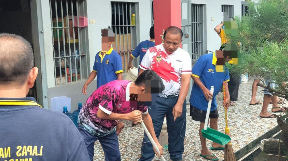 Lapas Muara Beliti Rutin Gelar Kegiatan Bersih-Bersih Blok Hunian untuk Meningkatkan Kesehatan dan Kenyamanan