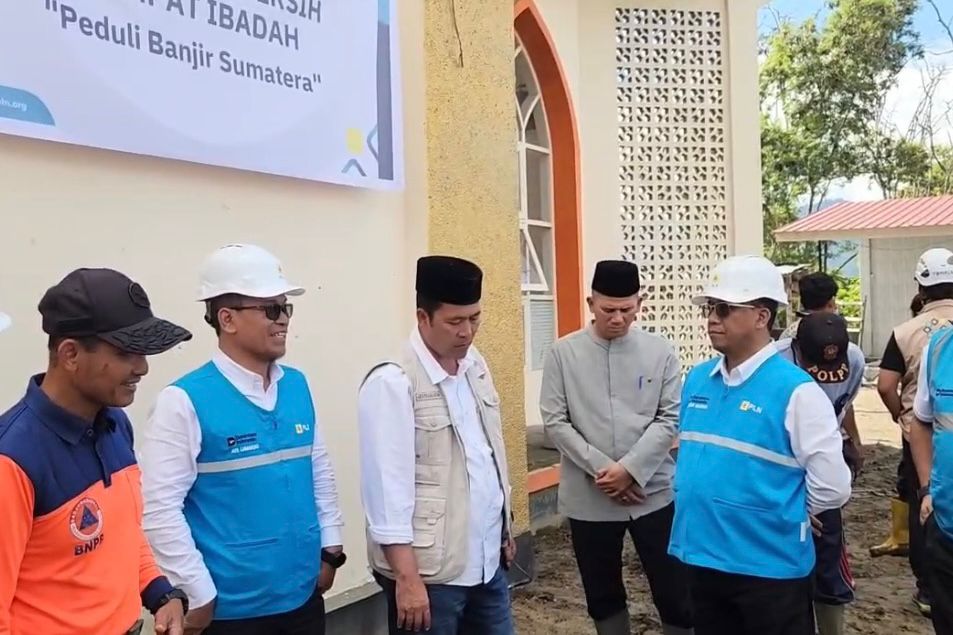 Direksi dan Relawan PLN Turun Langsung Pastikan Percepatan Pemulihan Fasilitas Umum di Aceh
