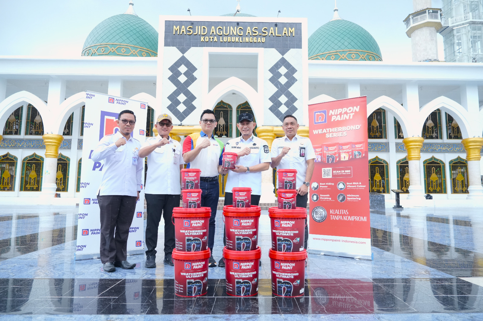 Nippon Paint Revitalisasi Masjid Ikonik Agung As-Salam Lubuk Linggau, Sumatra Selatan