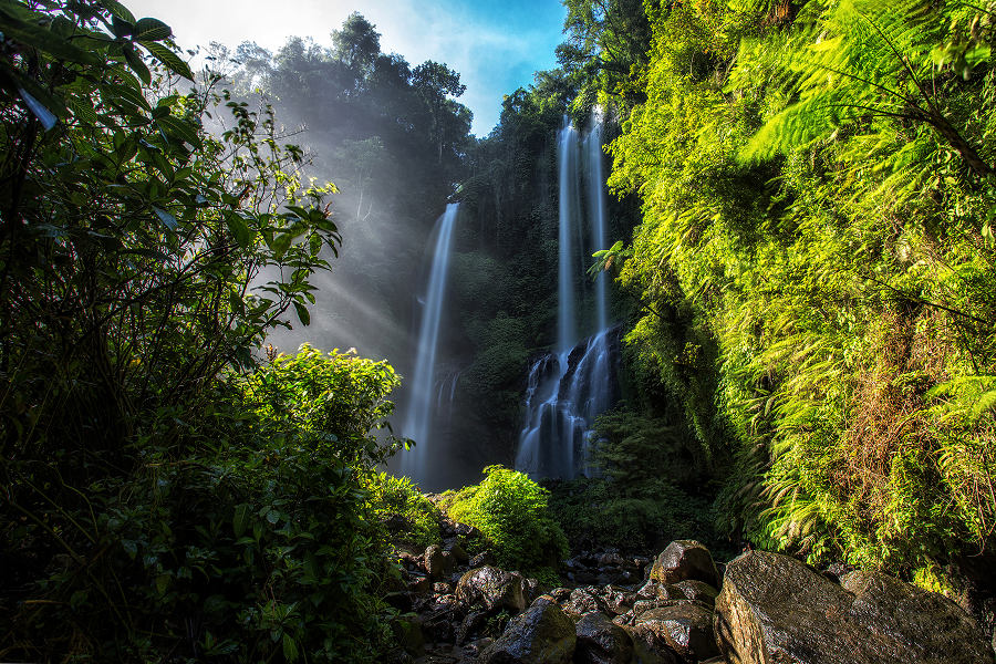 7 Air Terjun Terindah di Indonesia yang Wajib Dijelajahi