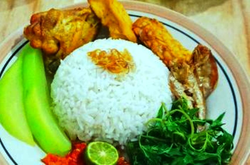 Mengenal Nasi Tempong, Makanan Pedas Khas Jawa Timur 