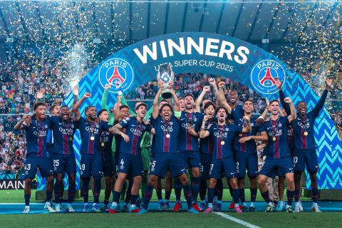 Luis Enrique Ukir Sejarah! Antar PSG Juara Piala Super Eropa 2025 dan Samai Rekor Legenda