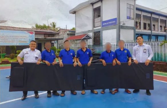 Lapas Lubuk linggau Penuhi Hak Dasar Warga Binaan Dengan Membagikan Matras dan Alat Makan