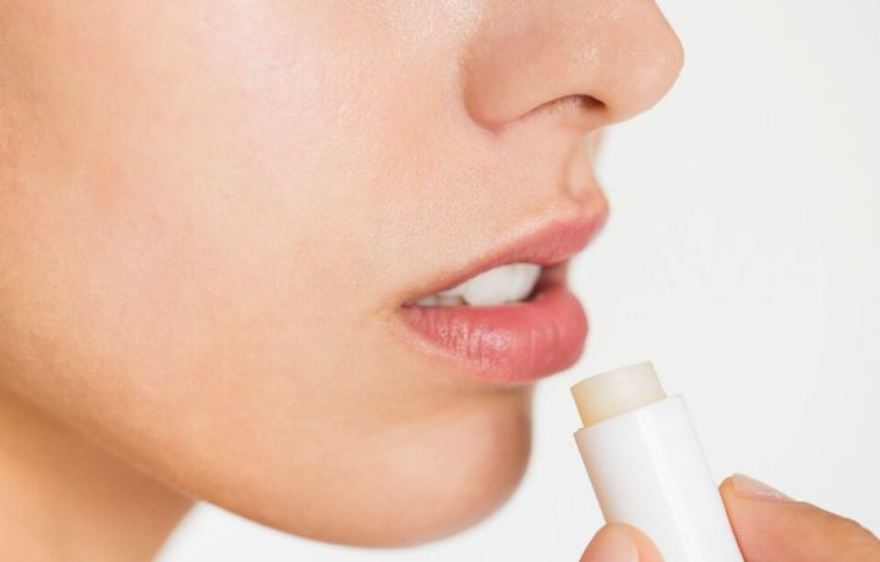 Ketahui Penyebab Bibir Pecah-Pecah dan 8 Cara Mengatasinya