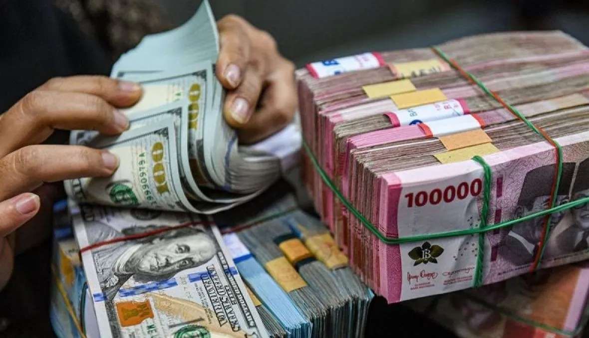 Rupiah Dibuka Menguat Tipis di Rp16.884 per Dolar AS, Pasar Masih Dibayangi Lonjakan Harga Minyak
