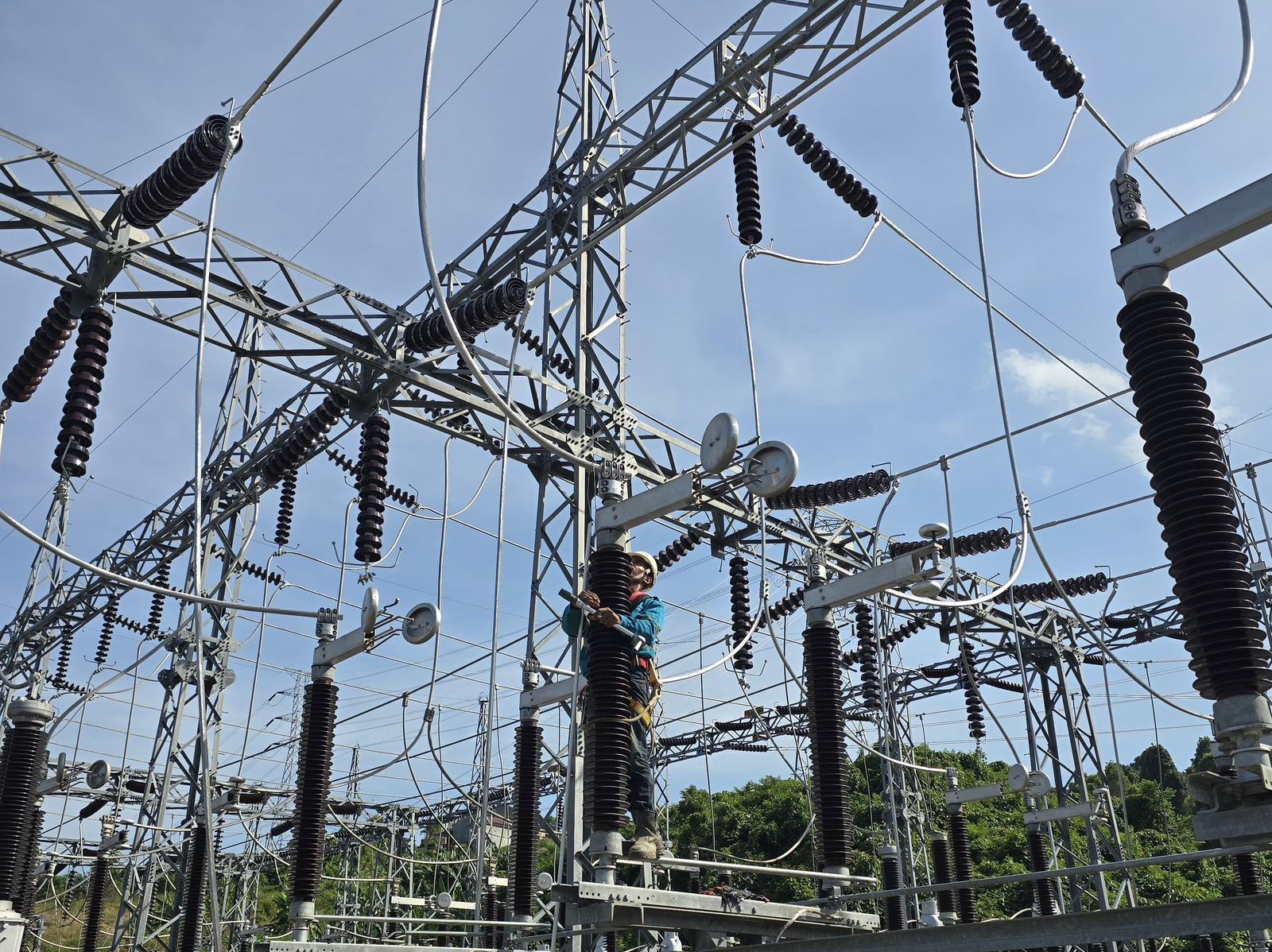 PLN Siapkan Listrik Bersih untuk Hilirisasi Mineral Smelter Antam di Kolaka, Sulawesi Tenggara