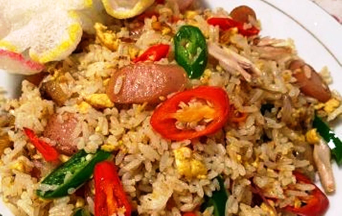 Resep Nasi Goreng Ayam Suir Pedas dan Nikmat, Cocok untuk Menu Makan Malam