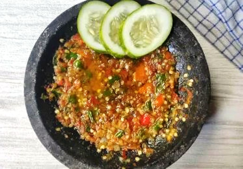 Resep Sambal Terasi Cabe Mentah, Lebih Terasa Pedas Nikmat untuk Lauk Makan