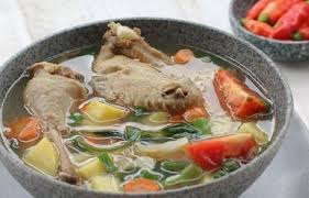 Resep Sup Ayam Asam Pedas ala Thailand untuk Makan Siang