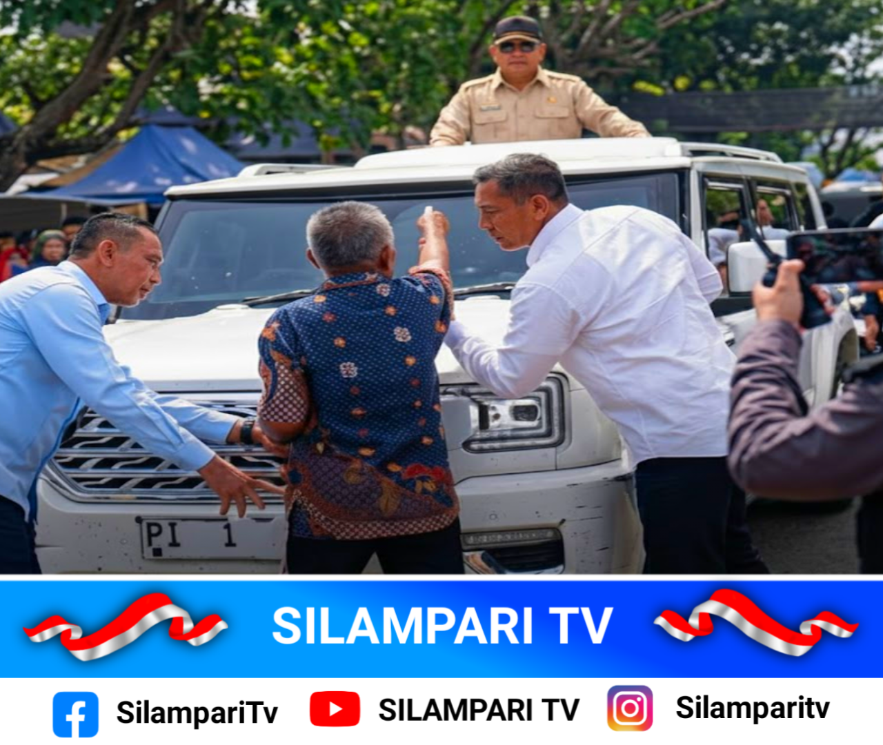 Viral! Pria Paruh Baya Hadang Mobil Presiden Prabowo dan Sampaikan Aspirasi
