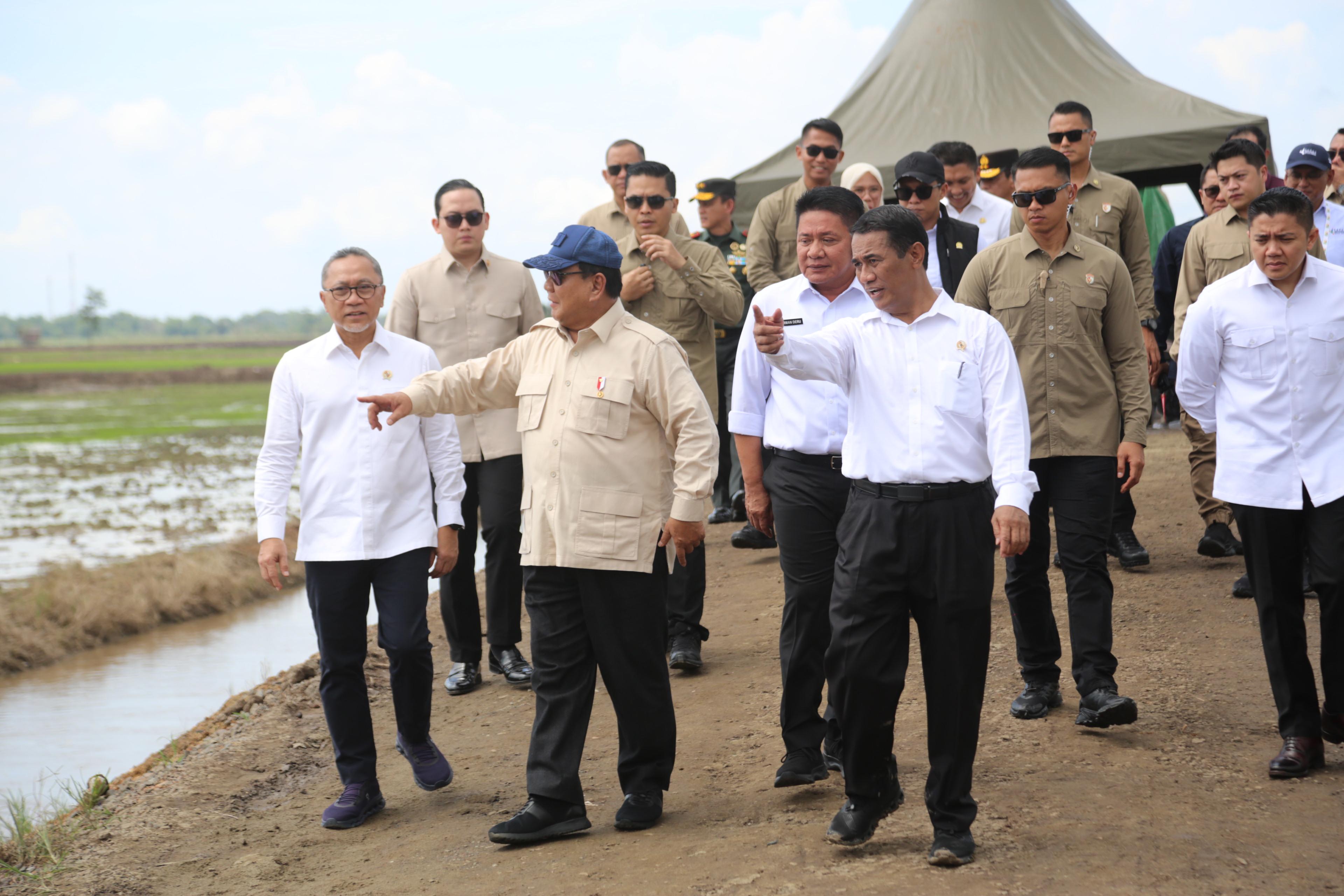 Presiden Prabowo dan Mentan Amran Pimpin Tanam Padi  Serentak di 14 Provinsi