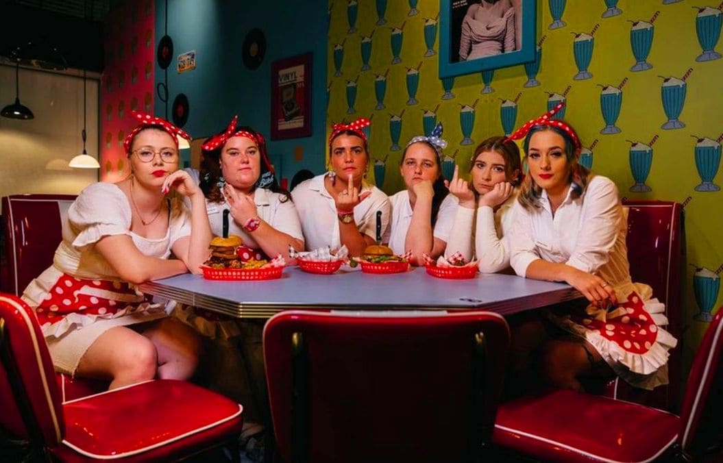 Karen's Diner, restoran dengan konsep 'pelayanan kasar dengan candaan' resmi tutup permanen akhir Juni 2025.