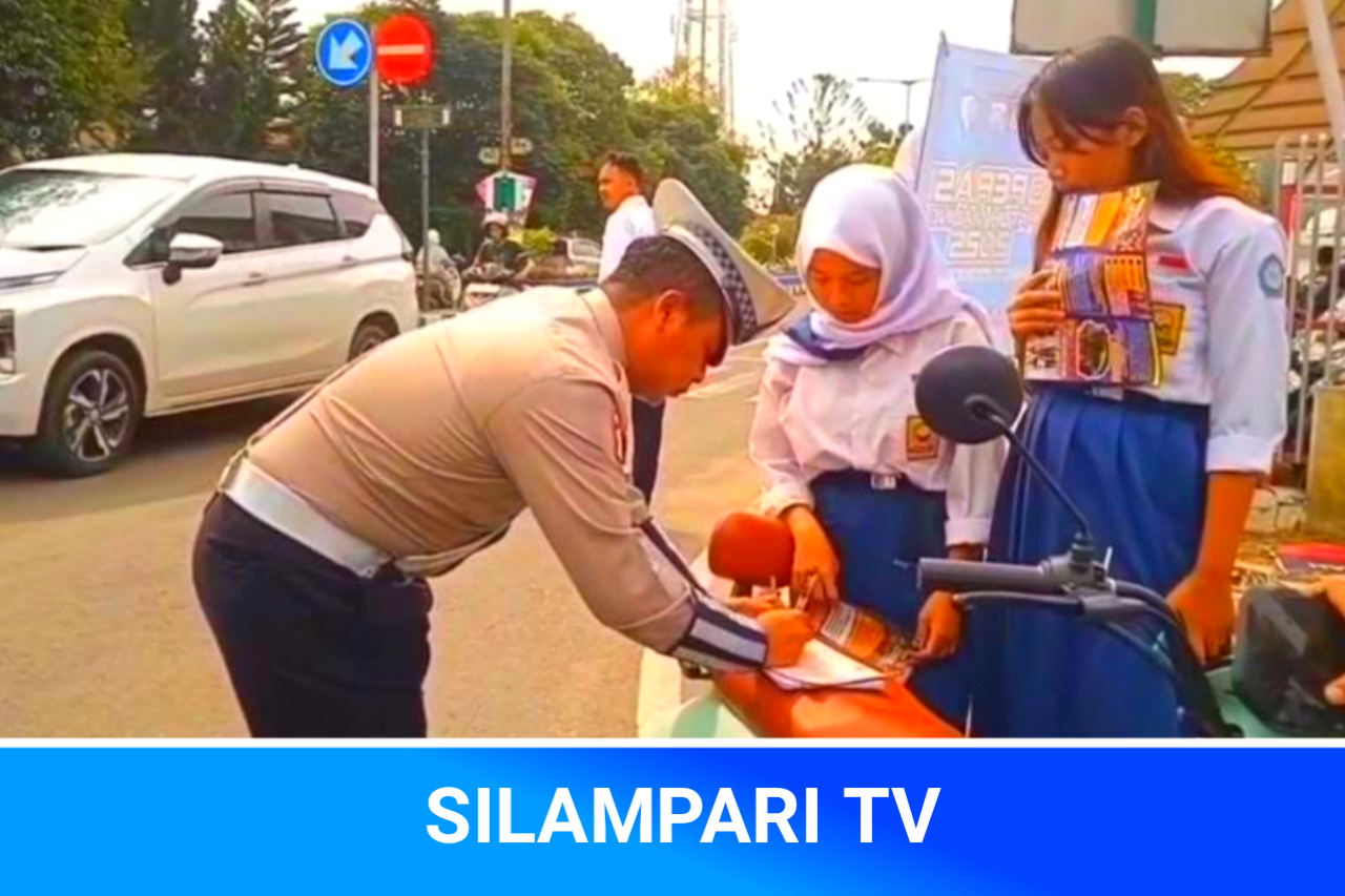 Video Viral Polisi Berhentikan Pelajar Naik Sepeda Listrik di Jalan Raya
