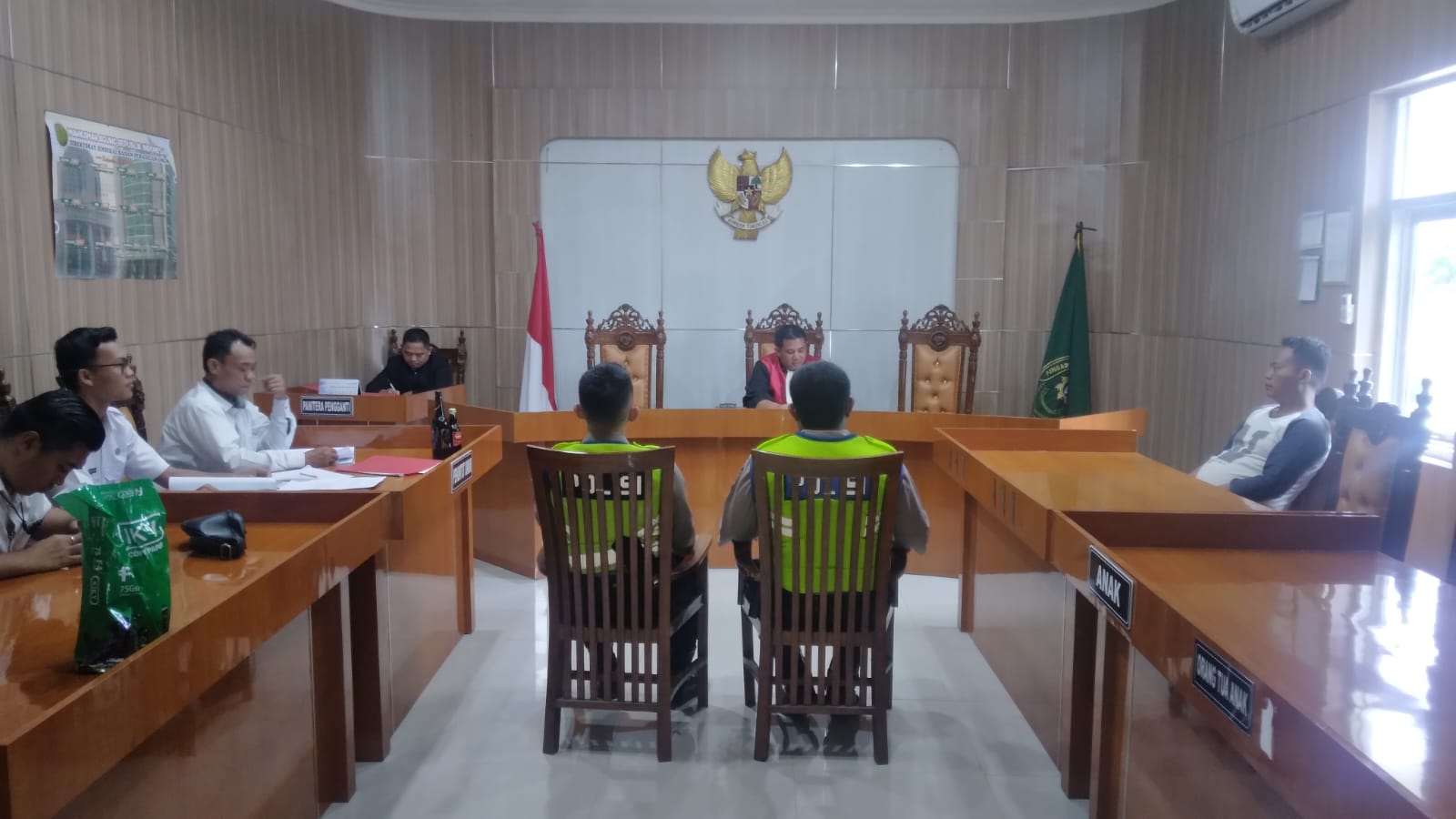 Satresnarkoba Polres Musi Rawas Kawal Sidang Sapari dan Tego, Jual Minuman Alkohol 