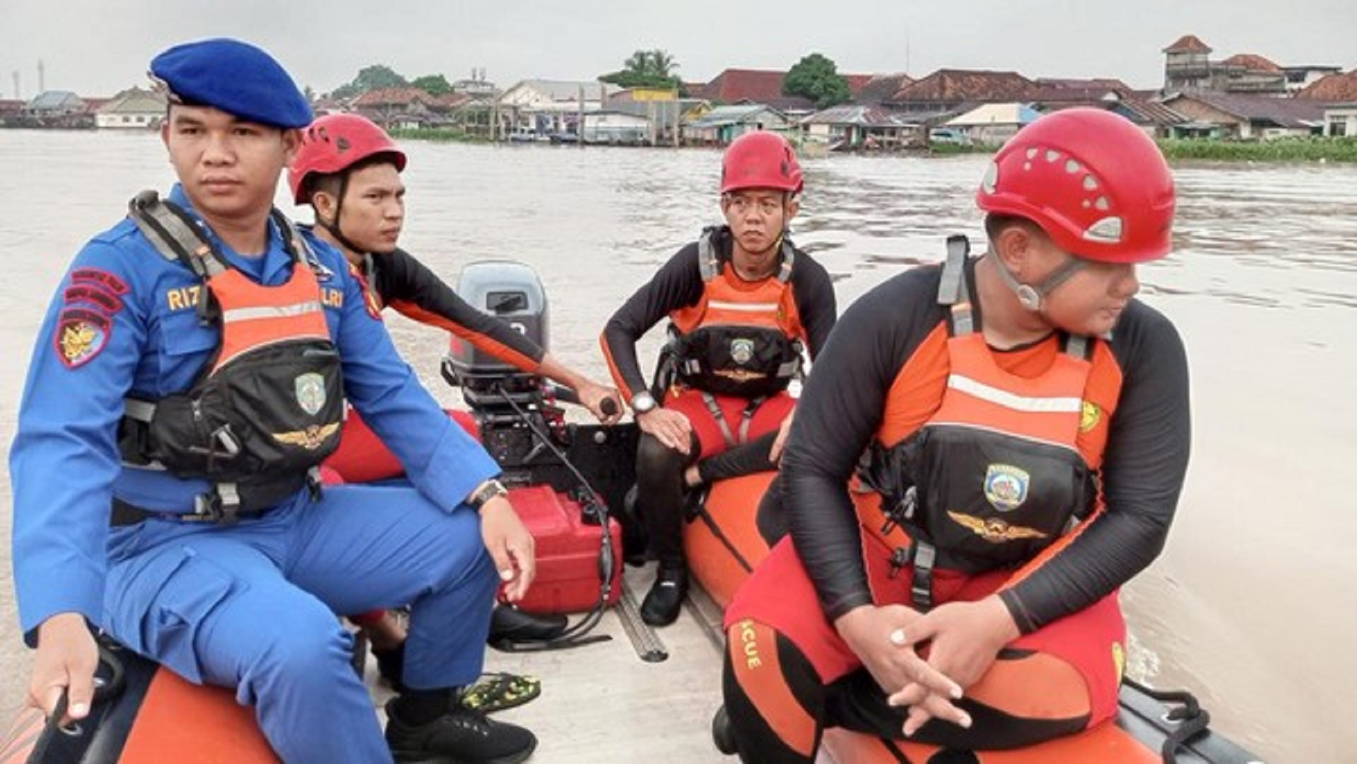 Kapal Jukung Meledak di Sungai Musi, Tim SAR Basarnas Palembang Lakukan Pencarian Berintensitas Tinggi