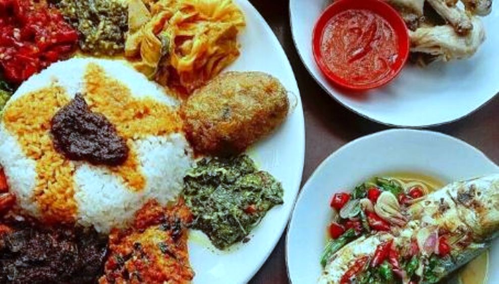 Kuliner Kebanggaan Indonesia! Nasi Padang Khas Minangkabau