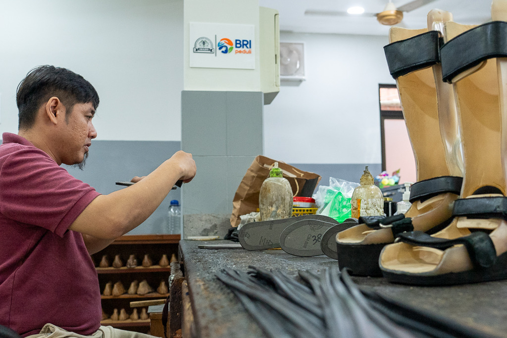 Dorong Pengembangan Penyandang Disabilitas, BRI Peduli Salurkan Beasiswa dan Sarana Prasarana YPAC Jakarta