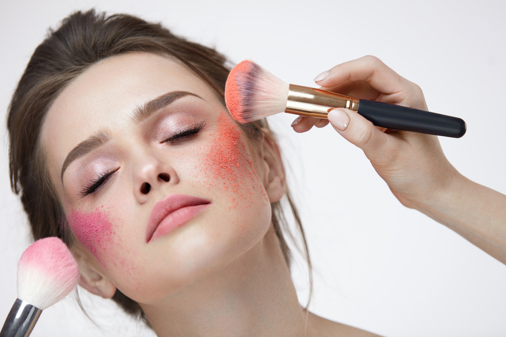 5 Rekomendasi Blush On Lokal dengan Warna Peach yang Bikin Wajah Lebih Fresh