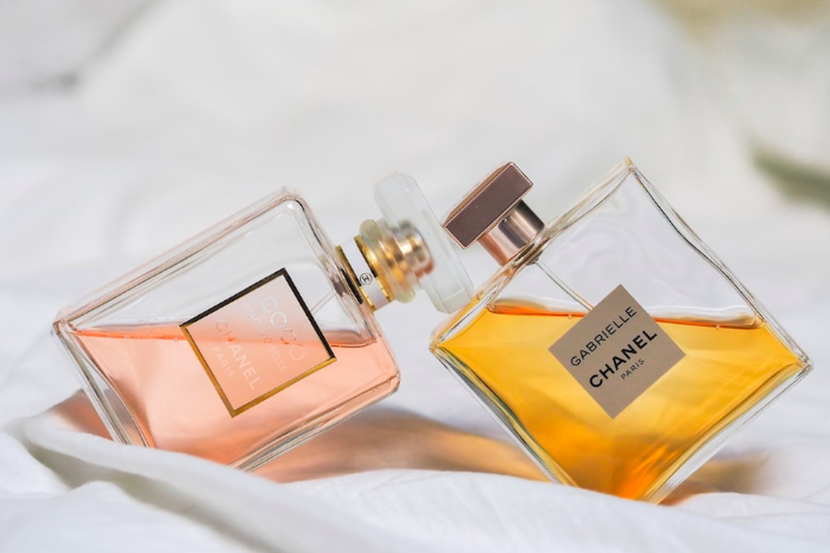 7 Cara Pakai Eau de Toilette yang Benar agar Segar Sepanjang Hari