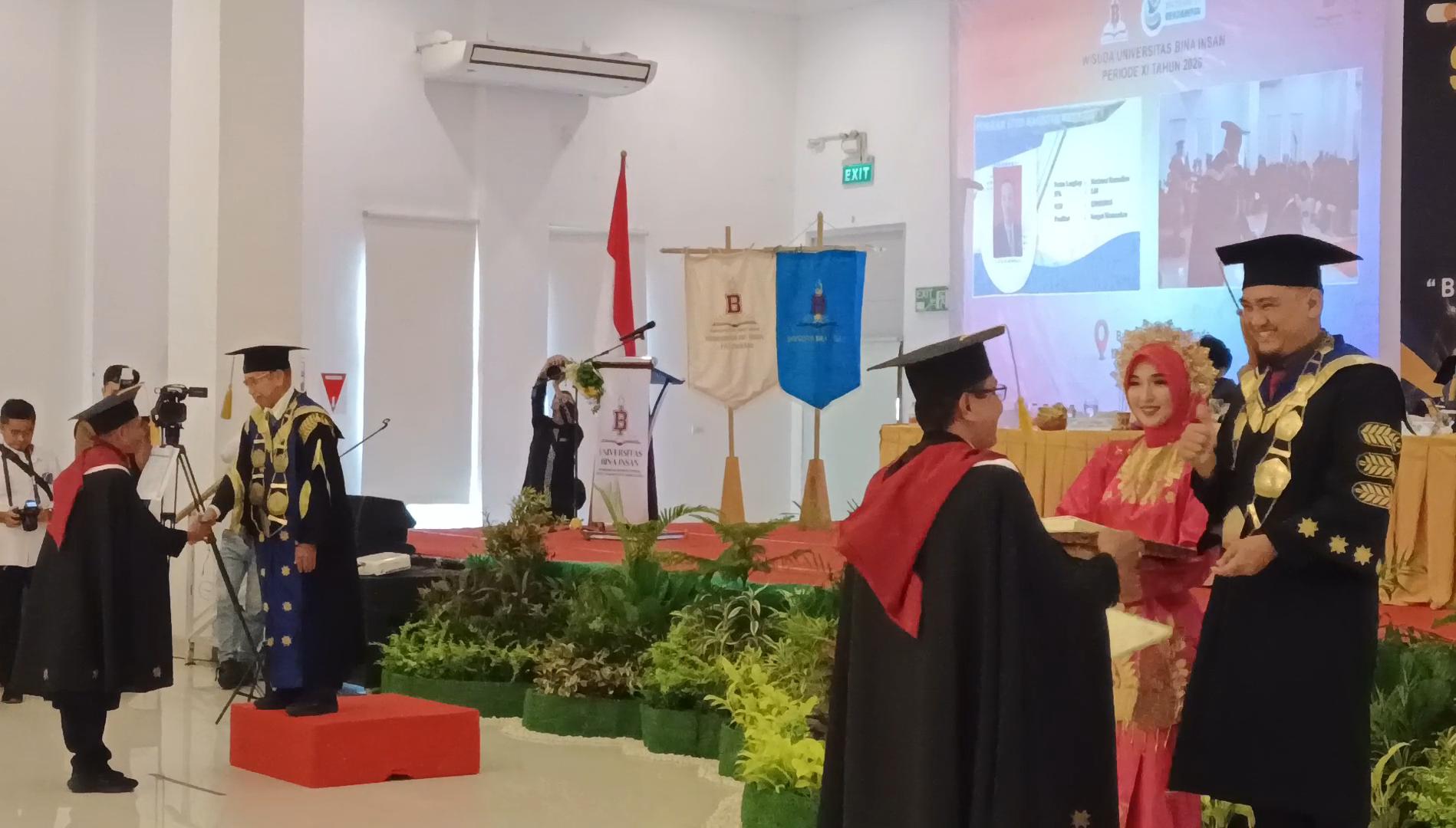 Universitas Bina Insan Gelar Wisuda Periode XI, 220 Lulusan Siap Bersaing Global