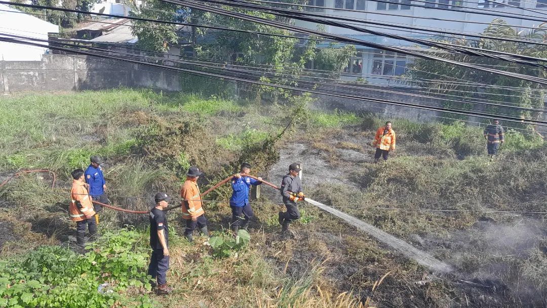 Demi Keselamatan Bersama, PLN Ajak Masyarakat Waspada Aktivitas Berbahaya di Sekitar Aset Kelistrikan