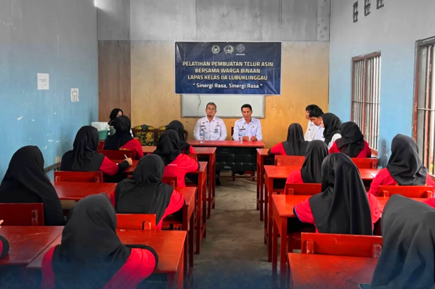 Belajar, Berkreasi, Berdaya: Pelatihan Telur Asin untuk Warga Binaan Blok Wanita