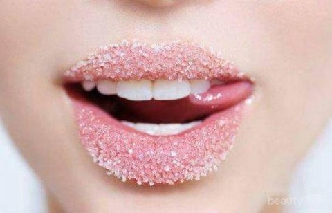 7 Cara Menghilangkan Bibir Hitam secara Alami dan Efektif