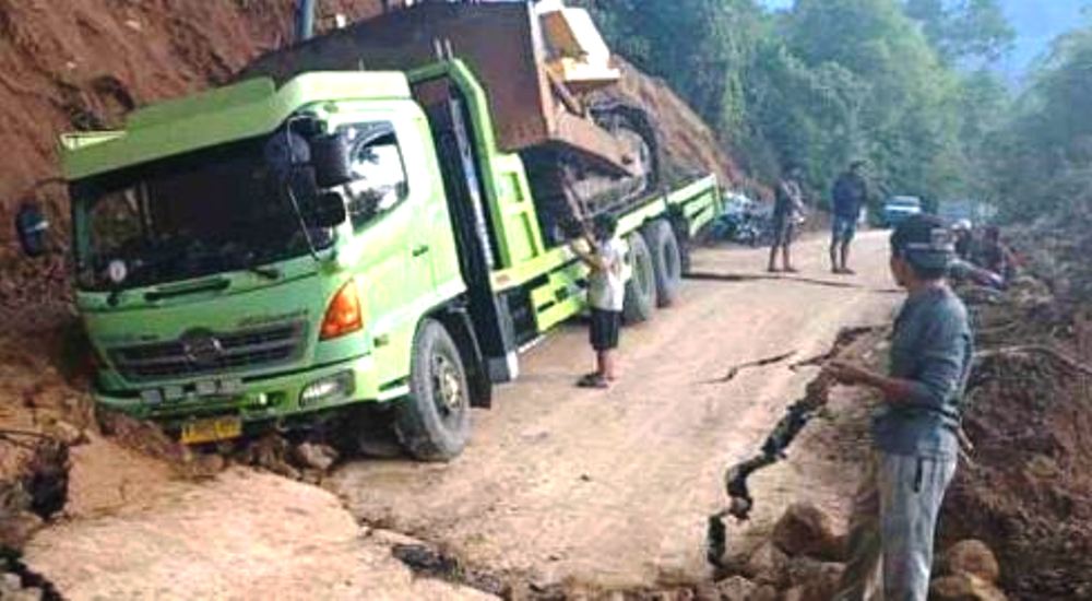 Makin Parah! Ruas Jalan Jalur Rejang Lebong Amblas, Pihak Terkait Diminta Lebih Sigap