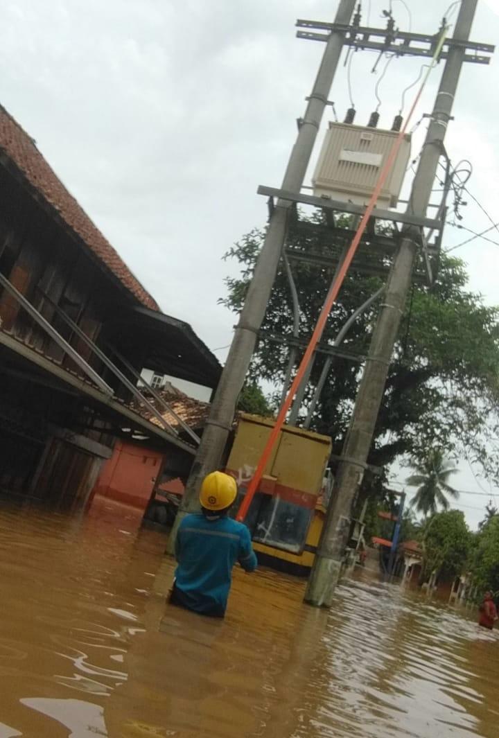 Banjir Bandang di Kabupaten Muratara, PLN ULP Muratara Berhasil Pulihkan Pasokan Listrik ke 1.521 Pelanggan