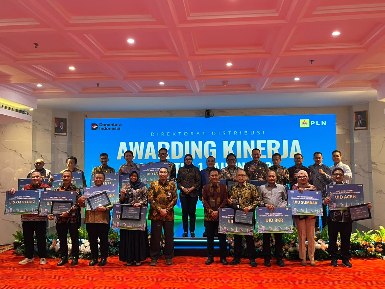 Konsisten Terapkan Budaya K3, PLN UID S2JB Sabet Penghargaan Zero Accident