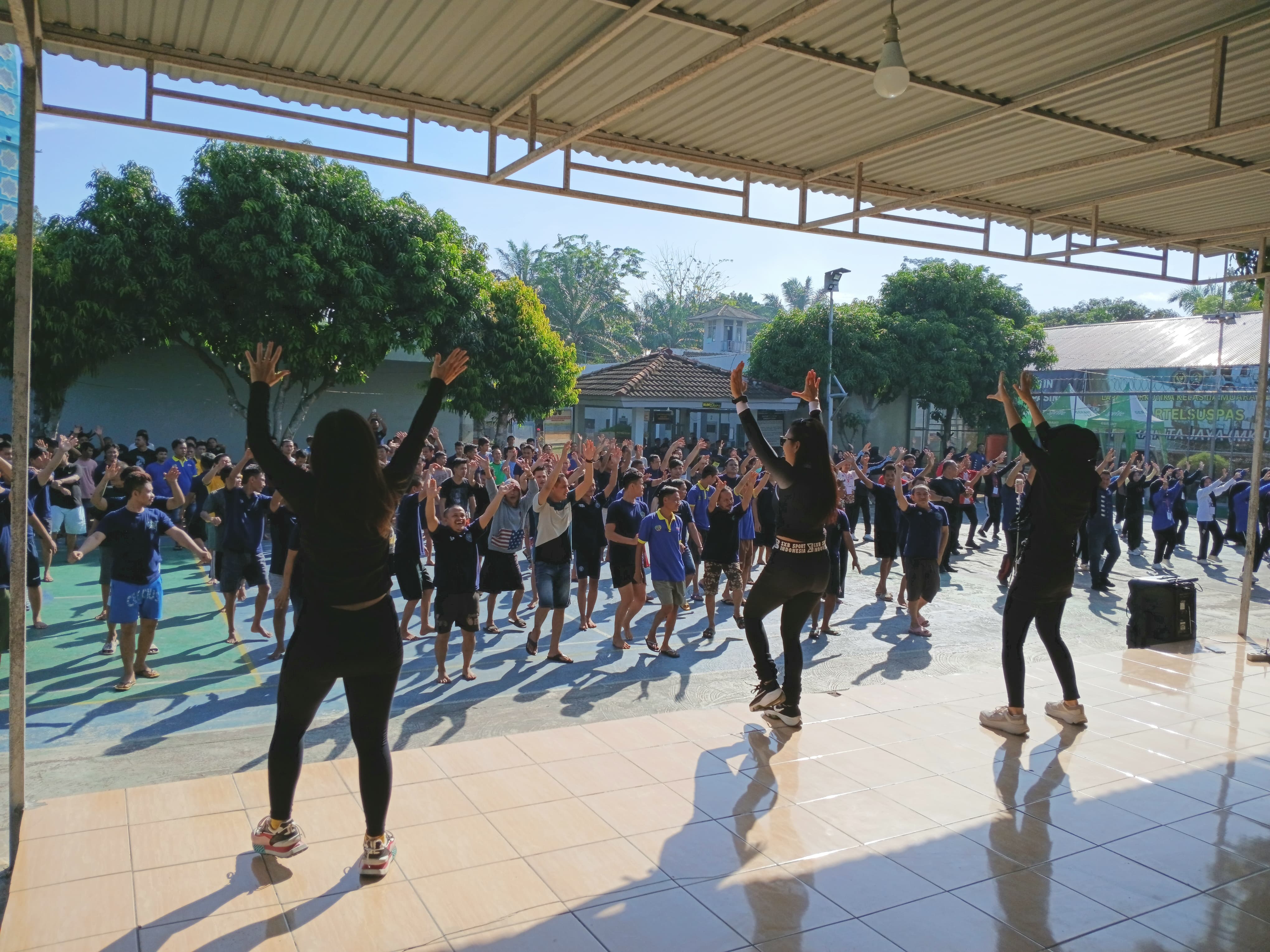 Senam Pagi Lapas Narkotika Muara Beliti Diserbu Antusias Peserta Magang Nasional