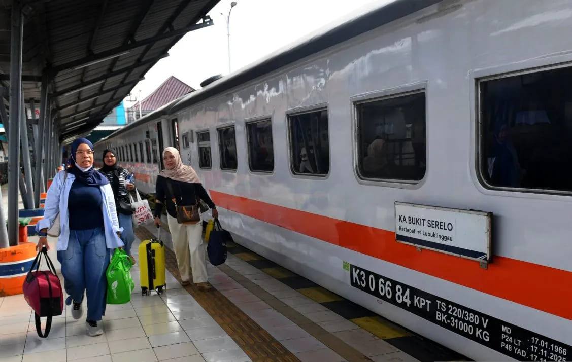 Penumpang Membludak Saat Long Weekend, Tiket Kereta Api di Sumsel Terjual Hingga 111 Persen