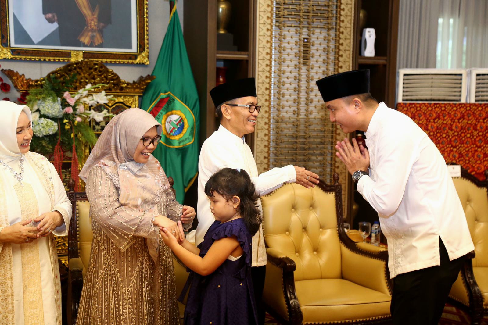 Open House Pj Gubernur Agus Fatoni Bersama Pj Ketua TP PKK Tyas di Griya Agung