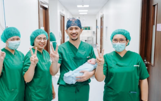Palembang Berkilau: Klinik BlastulaIVF di RS Siloam Sriwijaya Mengukir Prestasi Melahirkan Bayi ke-300!