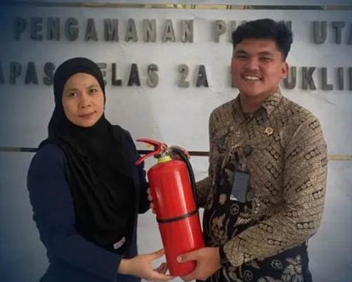 Demi Keamanan Bersama Lapas Lubuklinggau Ganti 3 Tabung APAR