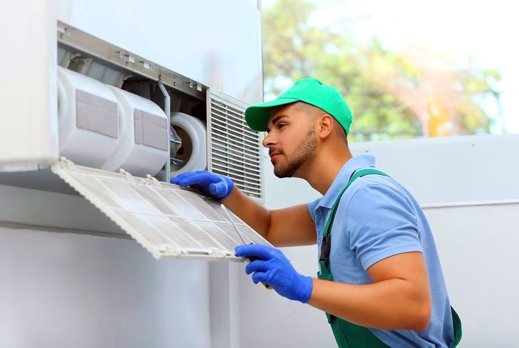 Tips Membersihkan AC Yang Mudah agar Awet dan Tetap Dingin