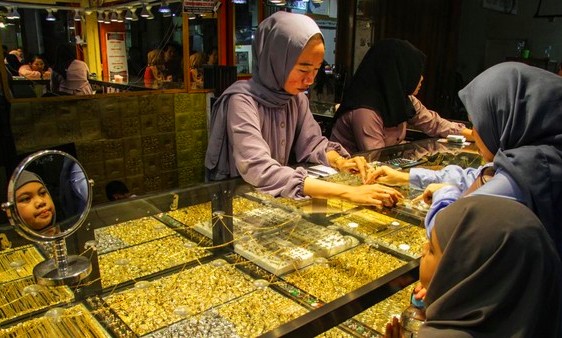Harga Emas Turun di Palembang, Peluang Menarik untuk Investasi