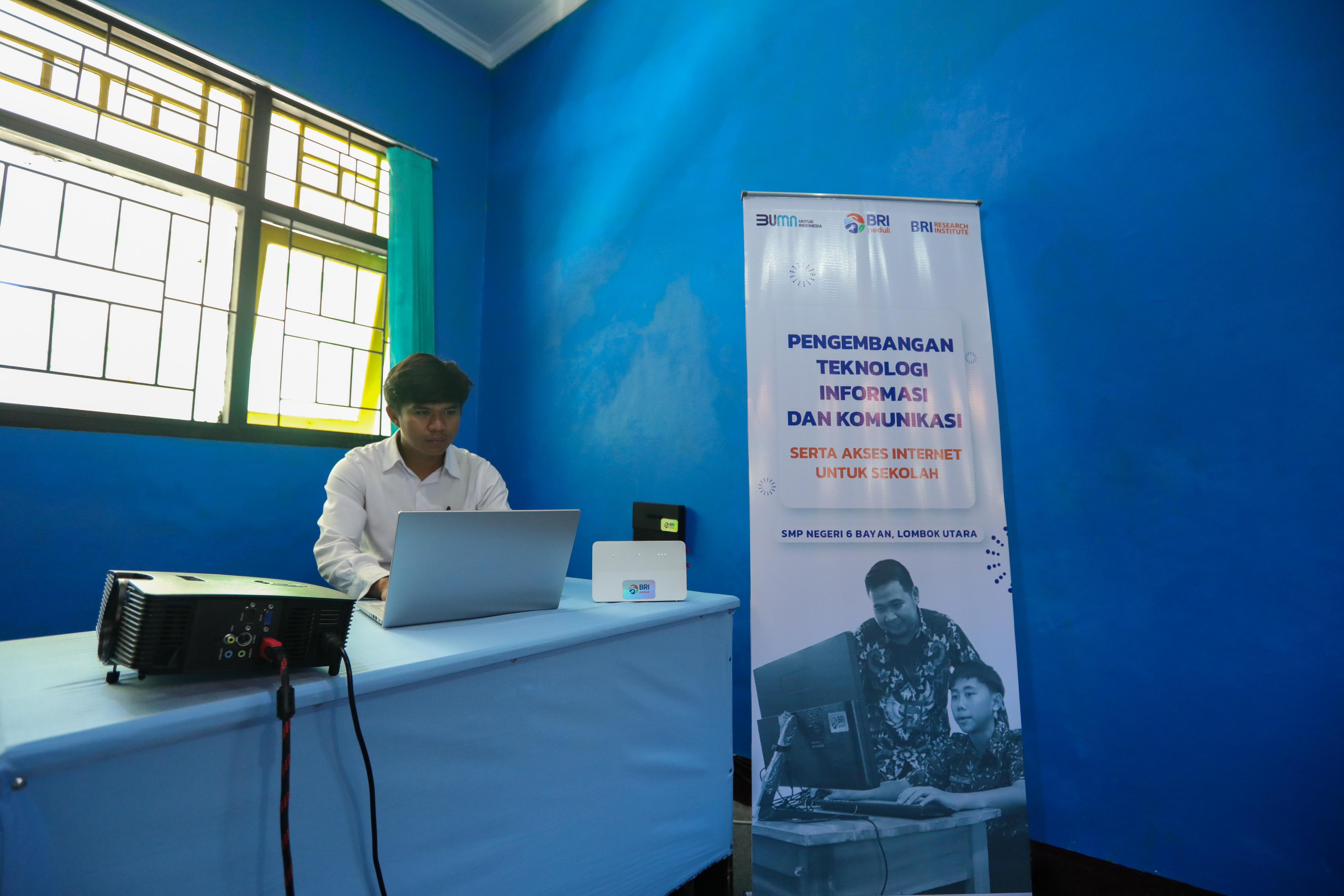 Turut Bangun Pondasi SDM Unggul, BRI Perkuat Pendidikan di Daerah 3T dengan Teknologi