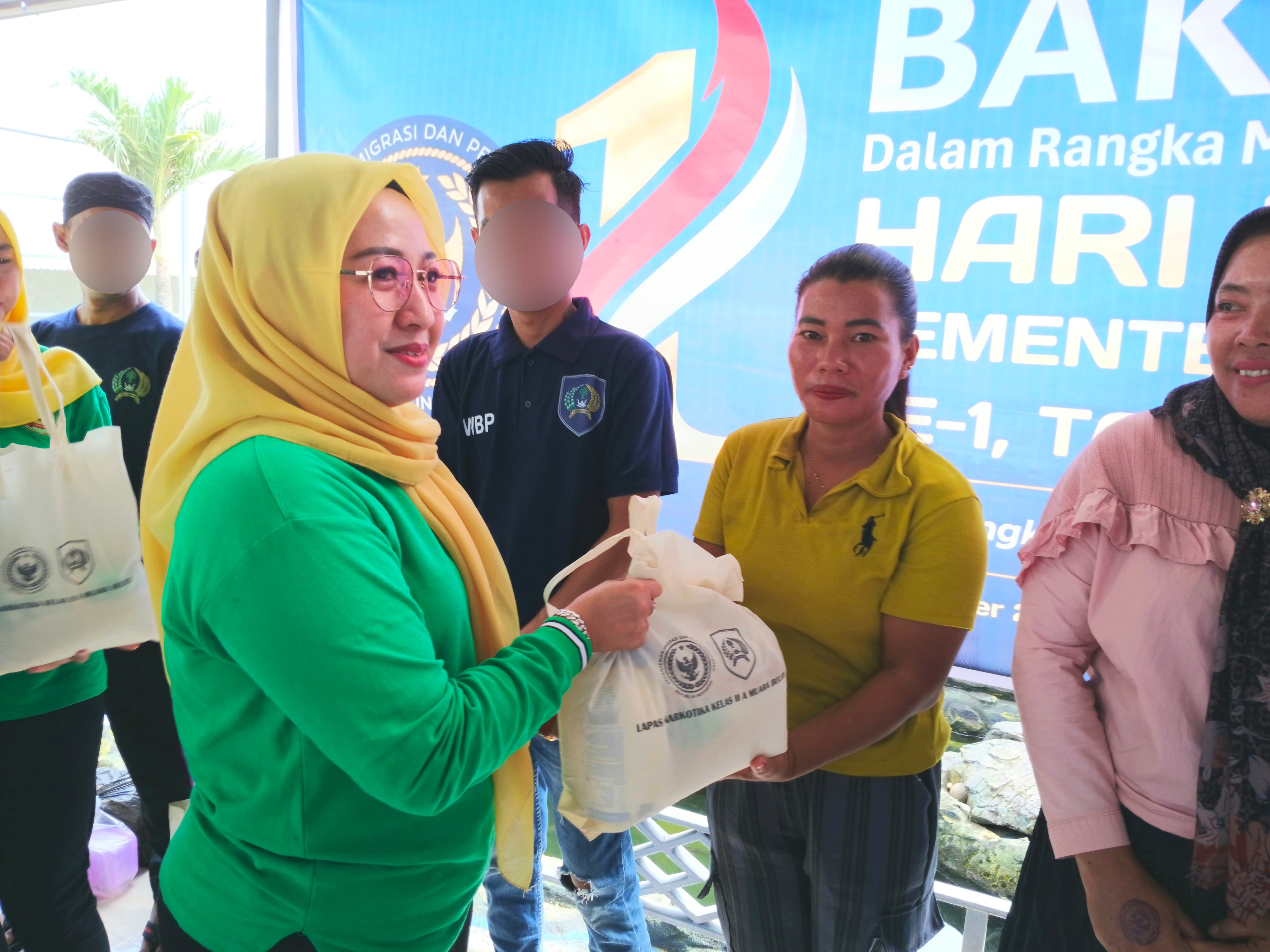 Lapas Narkotika Muara Beliti Salurkan Bantuan Sosial kepada Keluarga Warga Binaan Penuh Sukacita